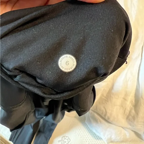 Lululemon Fast and Free High-Rise Tight with Pockets, Black, Size 6, Like New - Picture 4 of 4
